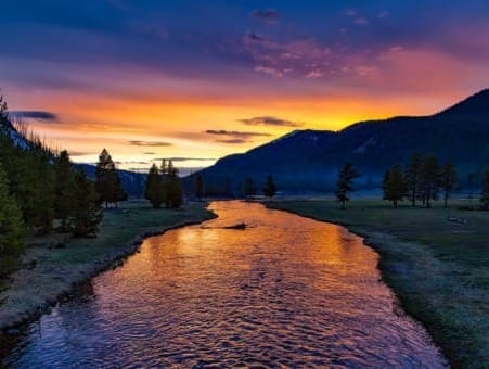 Durango CO to/from Cody (COD) WY flght deal from $268rt