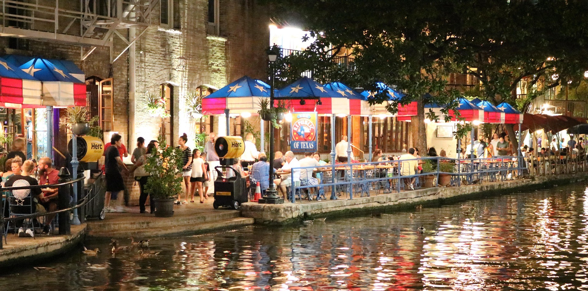 Durango CO to/from San Antonio (SAT) TX Flight Deal from $260rt