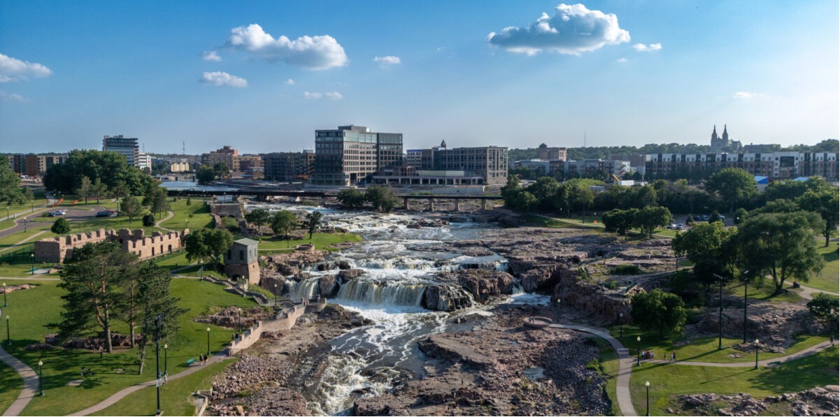 Durango CO to/from Sioux Falls (FSD) SD flight deal from $260rt